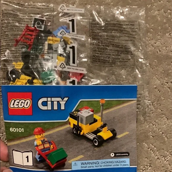 LEGO City Green and White Plane Set and LEGO City worker. - Picture 3 of 6